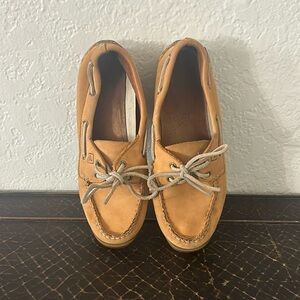 Women’s SPERRY boat shoe size: 7.5